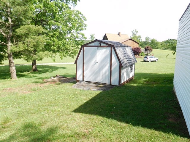 286 Fox Fire Road Max Meadows, VA 24360 - Photo 23 of 38 Gallery Image 23