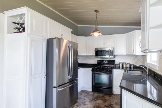 $1,399,000 | 1661 Pageant Park Road, Barton, VT 05822