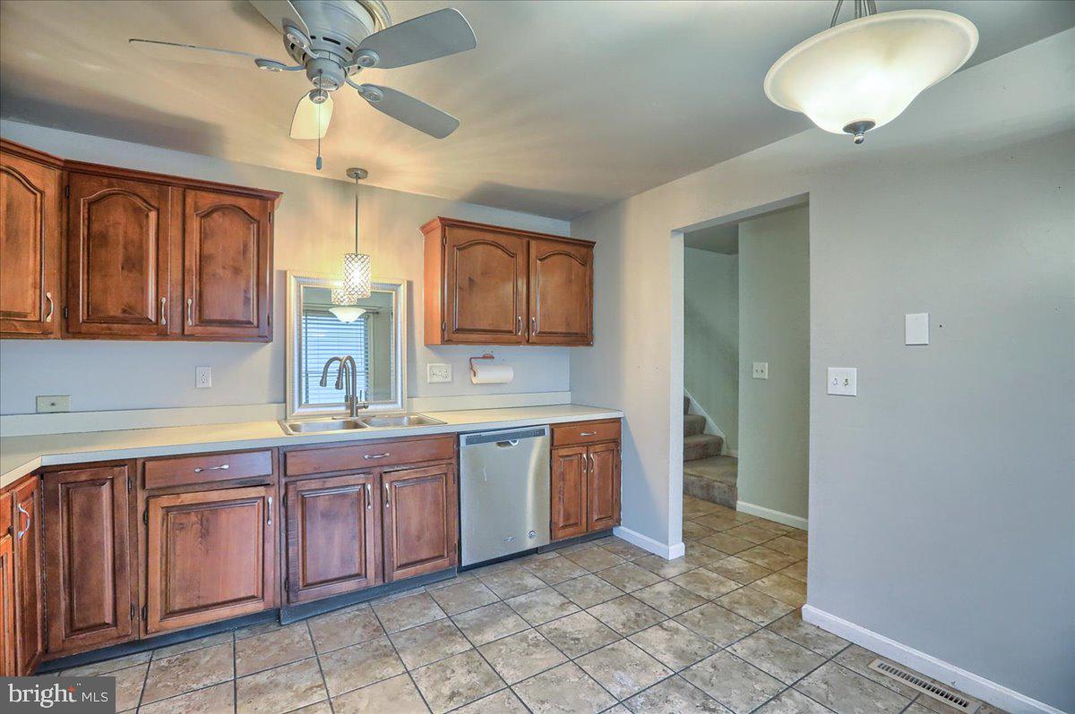 2039 Raleigh Road, Unit E Hummelstown, PA 17036 - Photo 5 of 27 Gallery Image 5