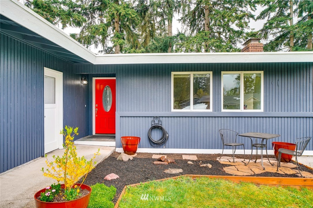 16212 Southeast 132nd Street Renton, WA 98059 - Photo 2 of 25