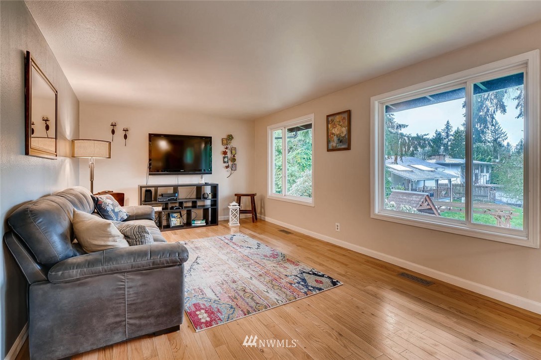 16212 Southeast 132nd Street Renton, WA 98059 - Photo 4 of 25