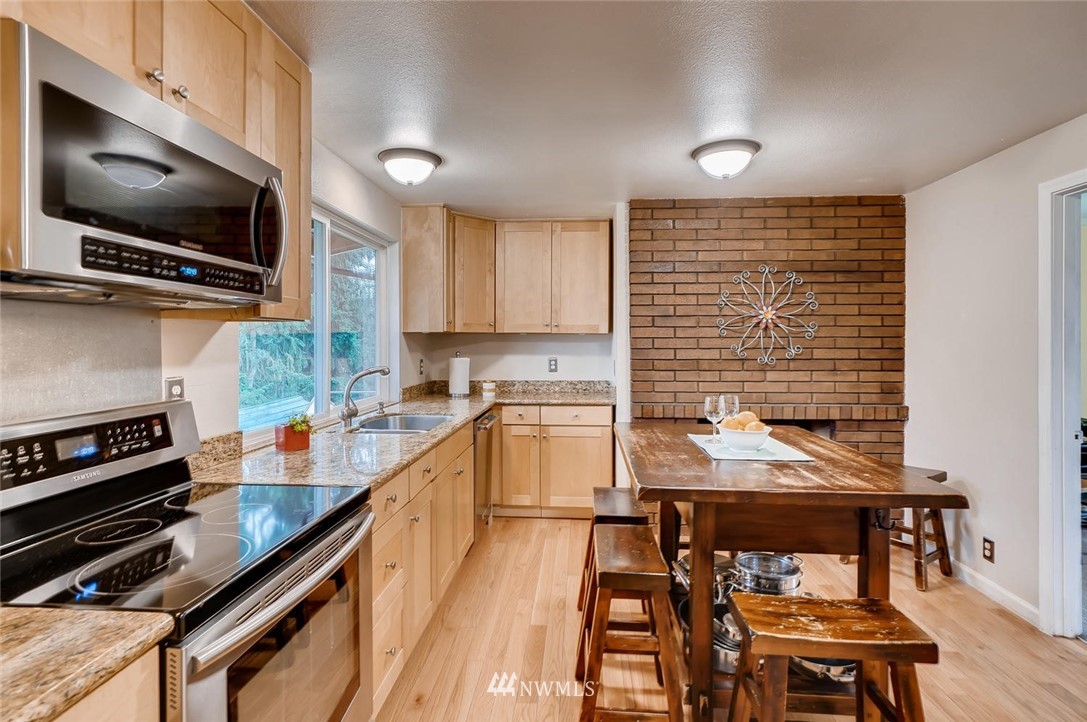 16212 Southeast 132nd Street Renton, WA 98059 - Photo 7 of 25