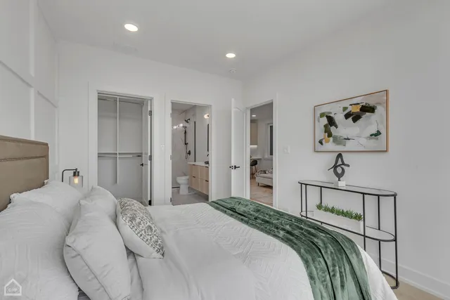 $2,150 | 4742 South Michigan Avenue, Unit 3W, Chicago, IL 60615