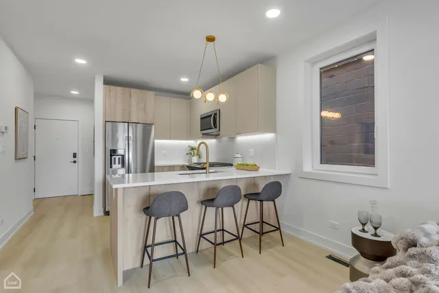 $2,150 | 4742 South Michigan Avenue, Unit 3W, Chicago, IL 60615