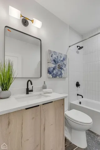 $2,150 | 4742 South Michigan Avenue, Unit 3W, Chicago, IL 60615