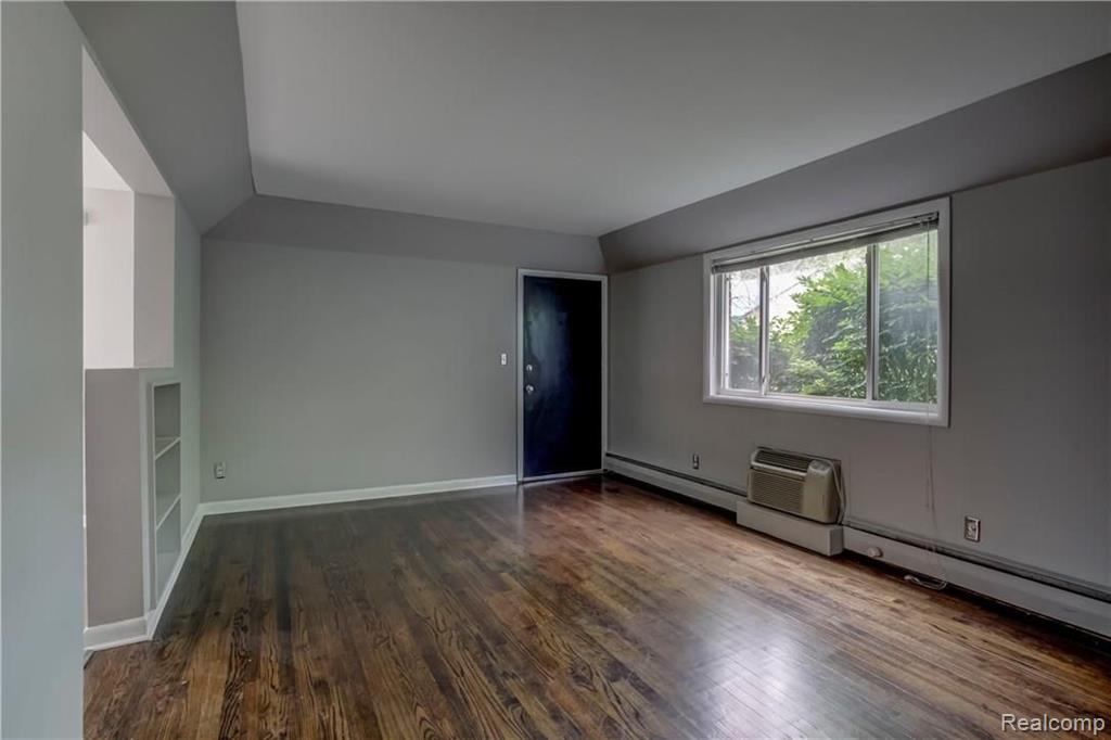 649 West Maple Road, Unit 6491 Clawson, MI 48017 - Photo 8 of 17