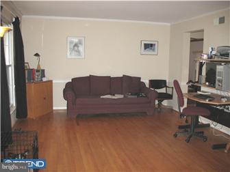 230 Argyle Road Langhorne, PA 19047 - Photo 4 of 12 Living Room