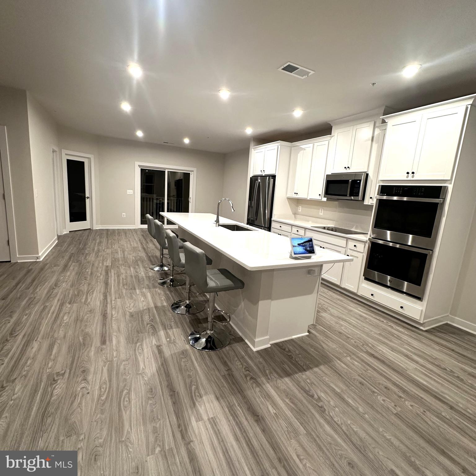 14130 Gypsum Loop Chantilly, VA 20151 - Photo 8 of 38