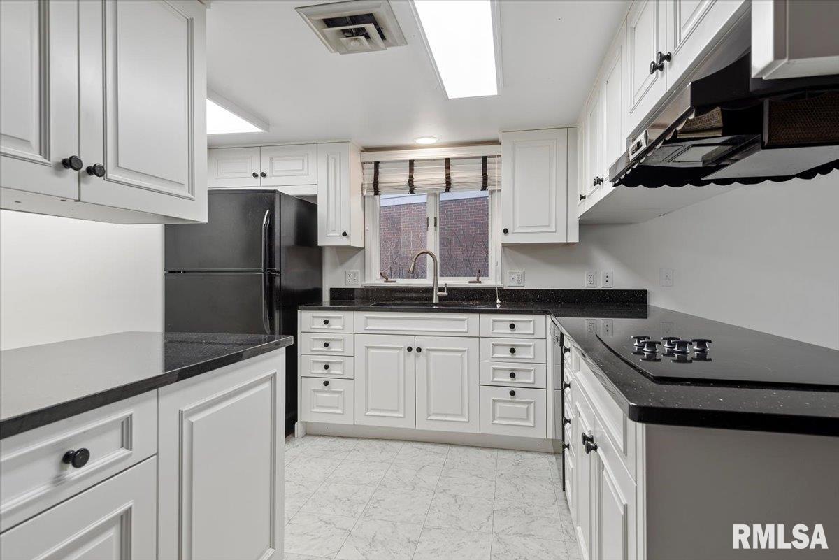 2311 South Willemore Avenue Springfield, IL 62704 - Photo 16 of 38