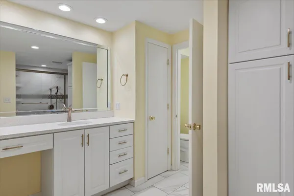 $329,900 | 2311 South Willemore Avenue, Springfield, IL 62704