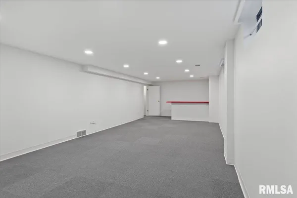 $329,900 | 2311 South Willemore Avenue, Springfield, IL 62704