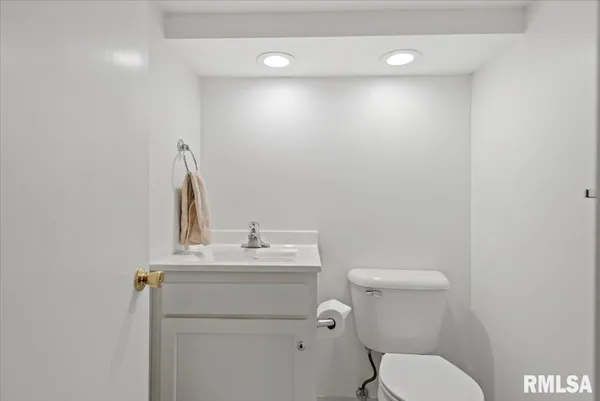 $329,900 | 2311 South Willemore Avenue, Springfield, IL 62704