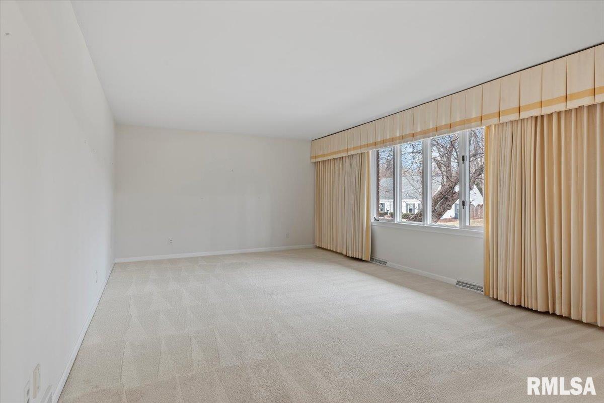 2311 South Willemore Avenue Springfield, IL 62704 - Photo 5 of 38