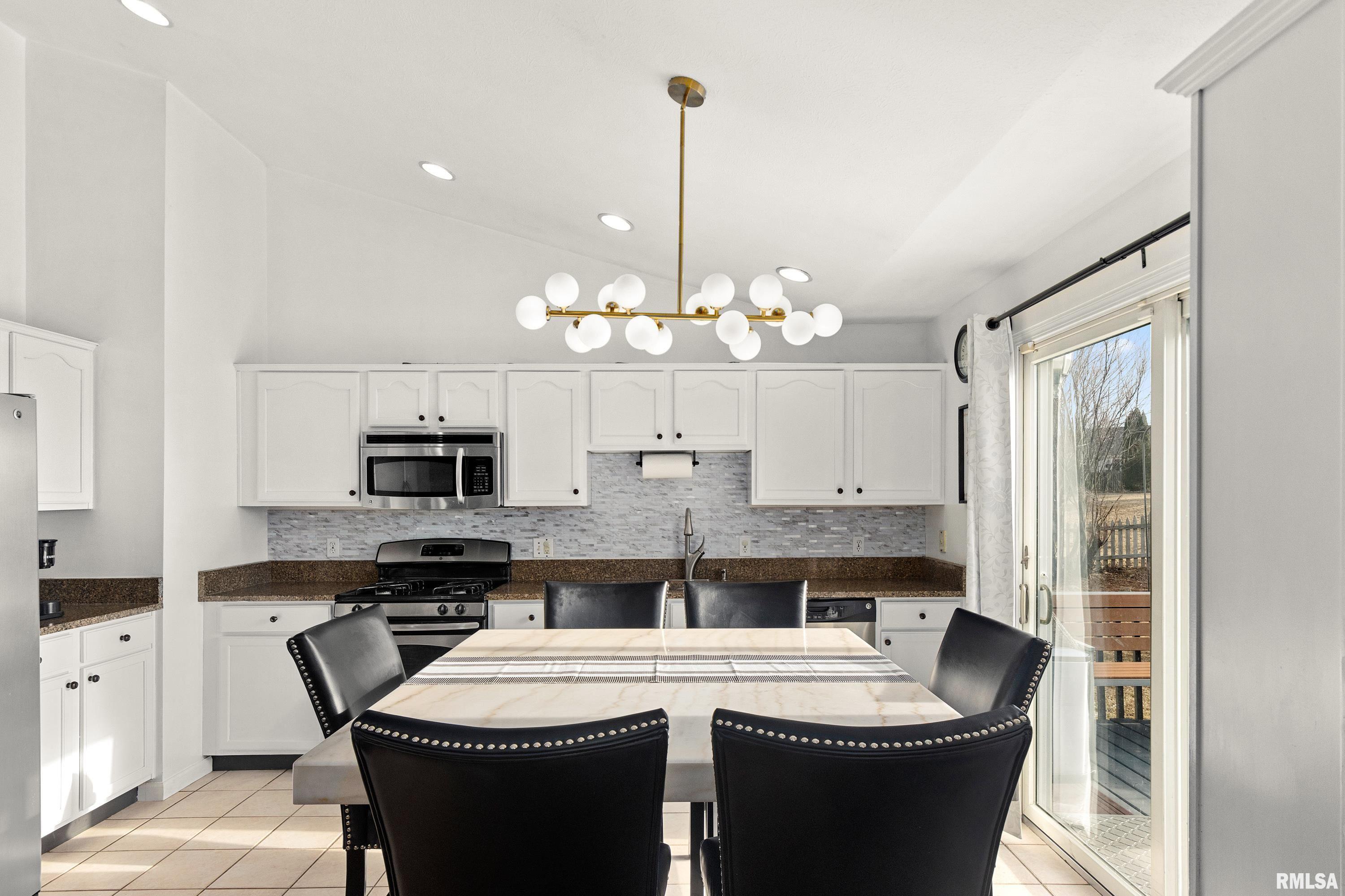 11705 North Brians Way Dunlap, IL 61525 - Photo 14 of 55