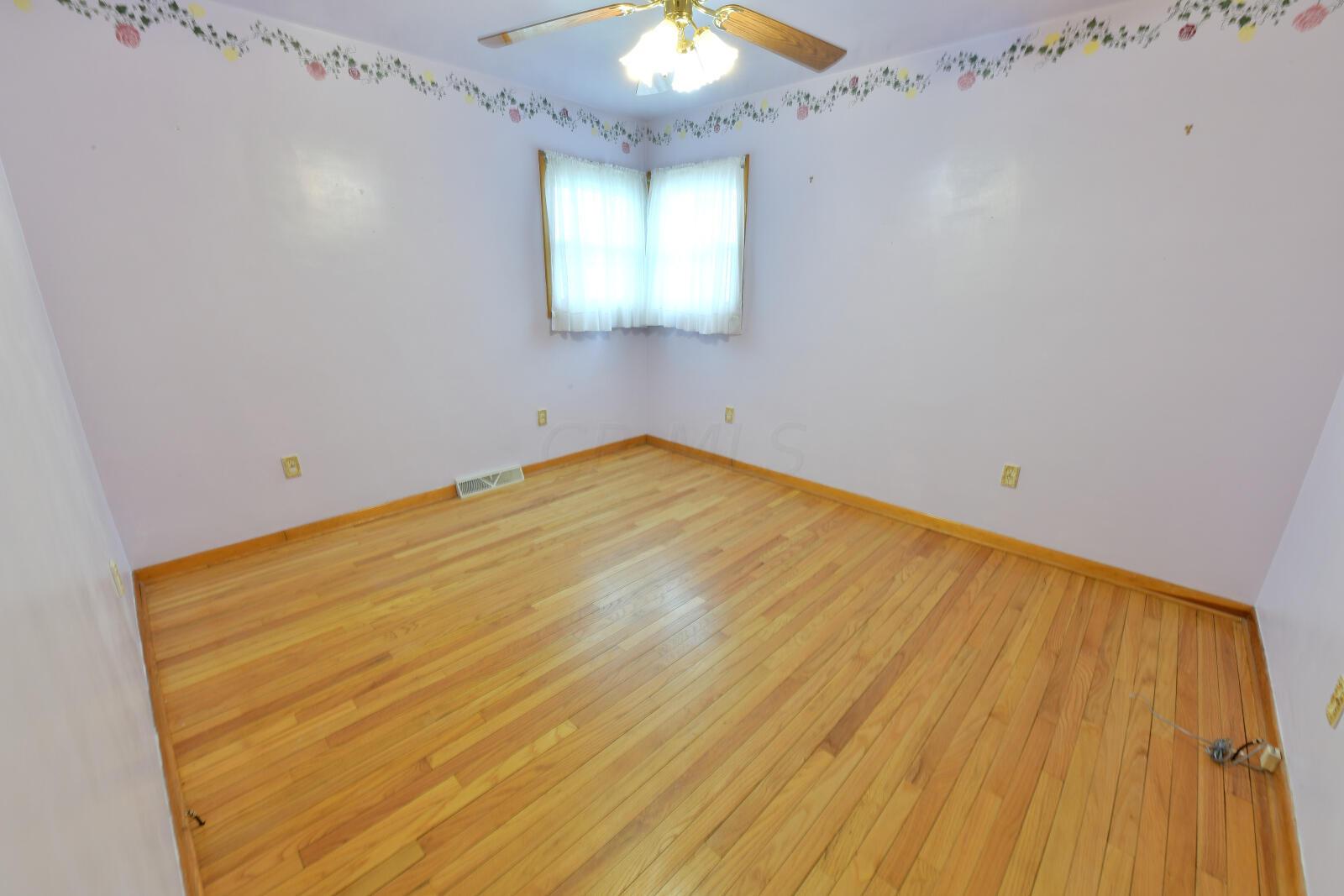 411 Chestnut Street Dresden, OH 43821 - Photo 9 of 18 DSC_5245