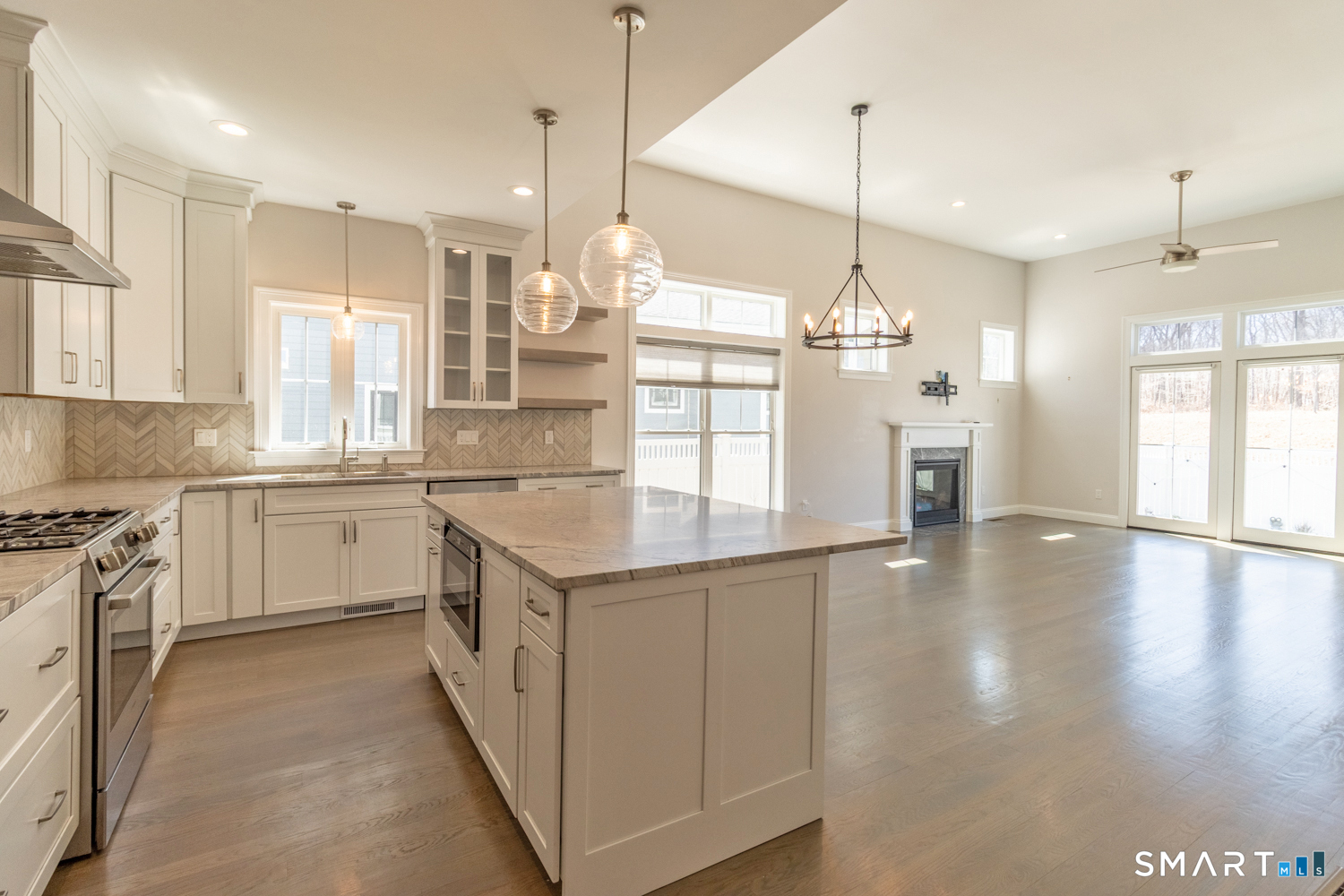 201 Edgewater Circle, Unit B East Hampton, CT 06424 - Photo 4 of 34