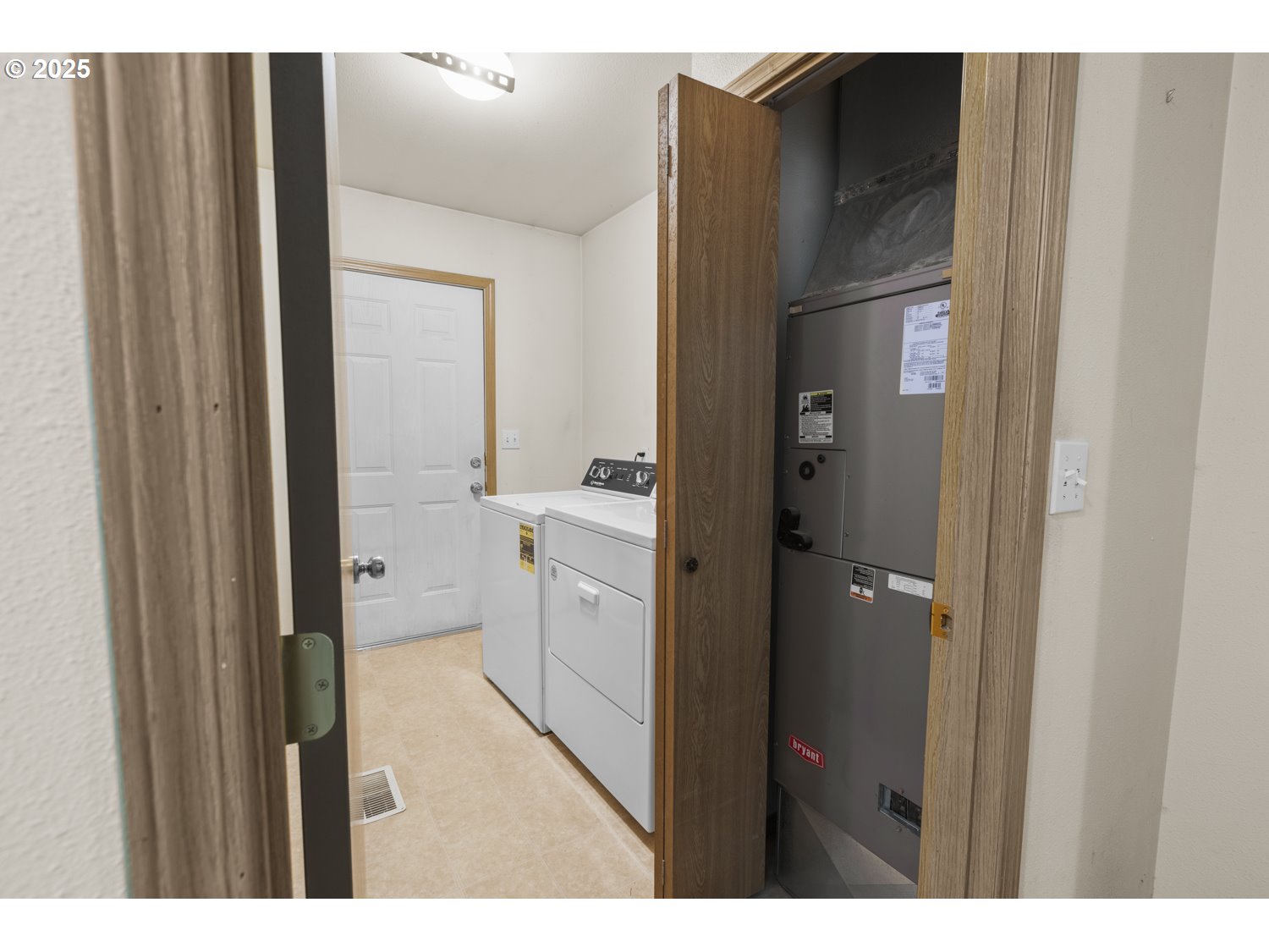 136 Sleepy Hollow Road White Salmon, WA 98672 - Photo 36 of 47 Bedroom, Primary #2