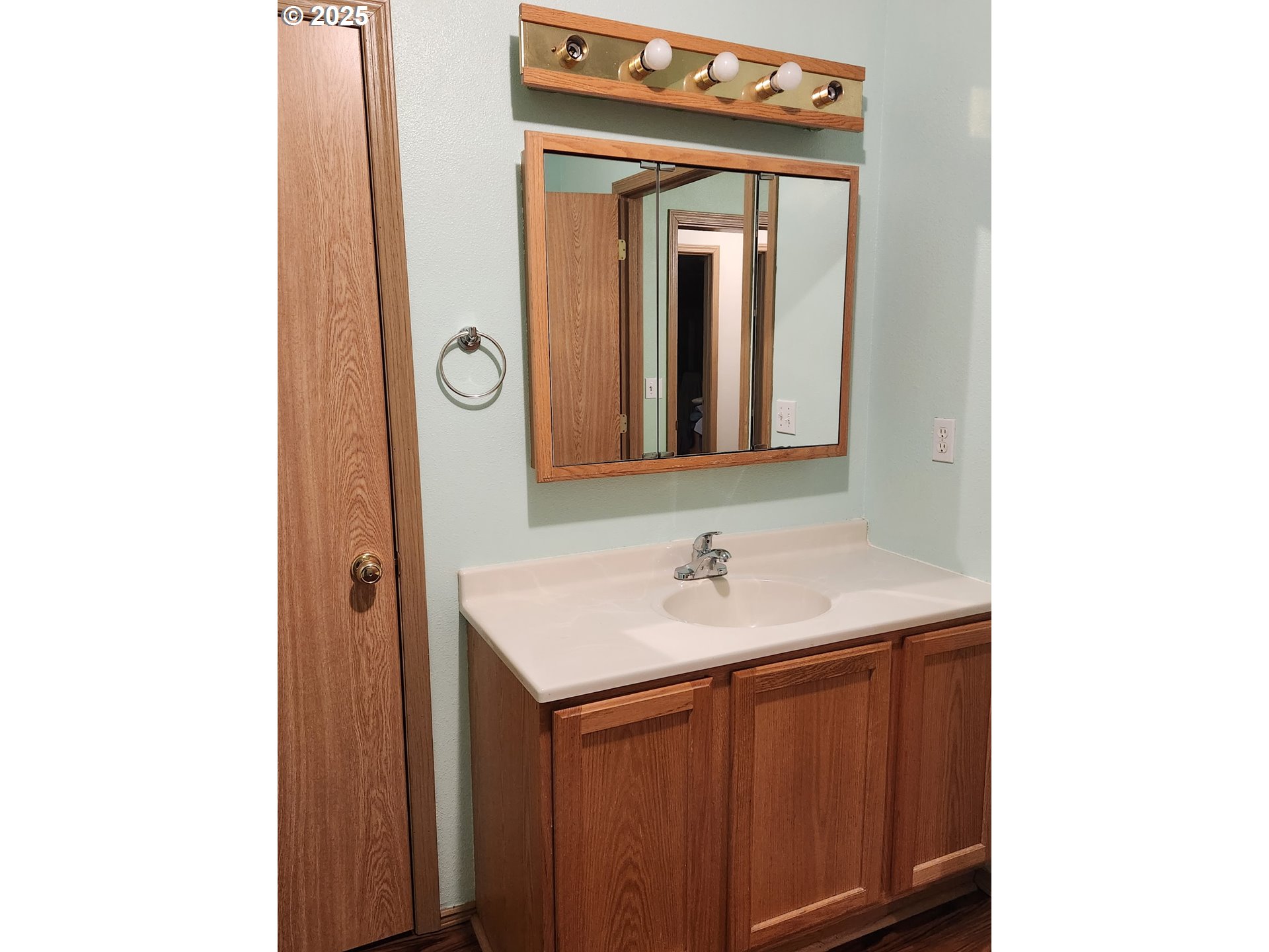 136 Sleepy Hollow Road White Salmon, WA 98672 - Photo 39 of 47 Laundry