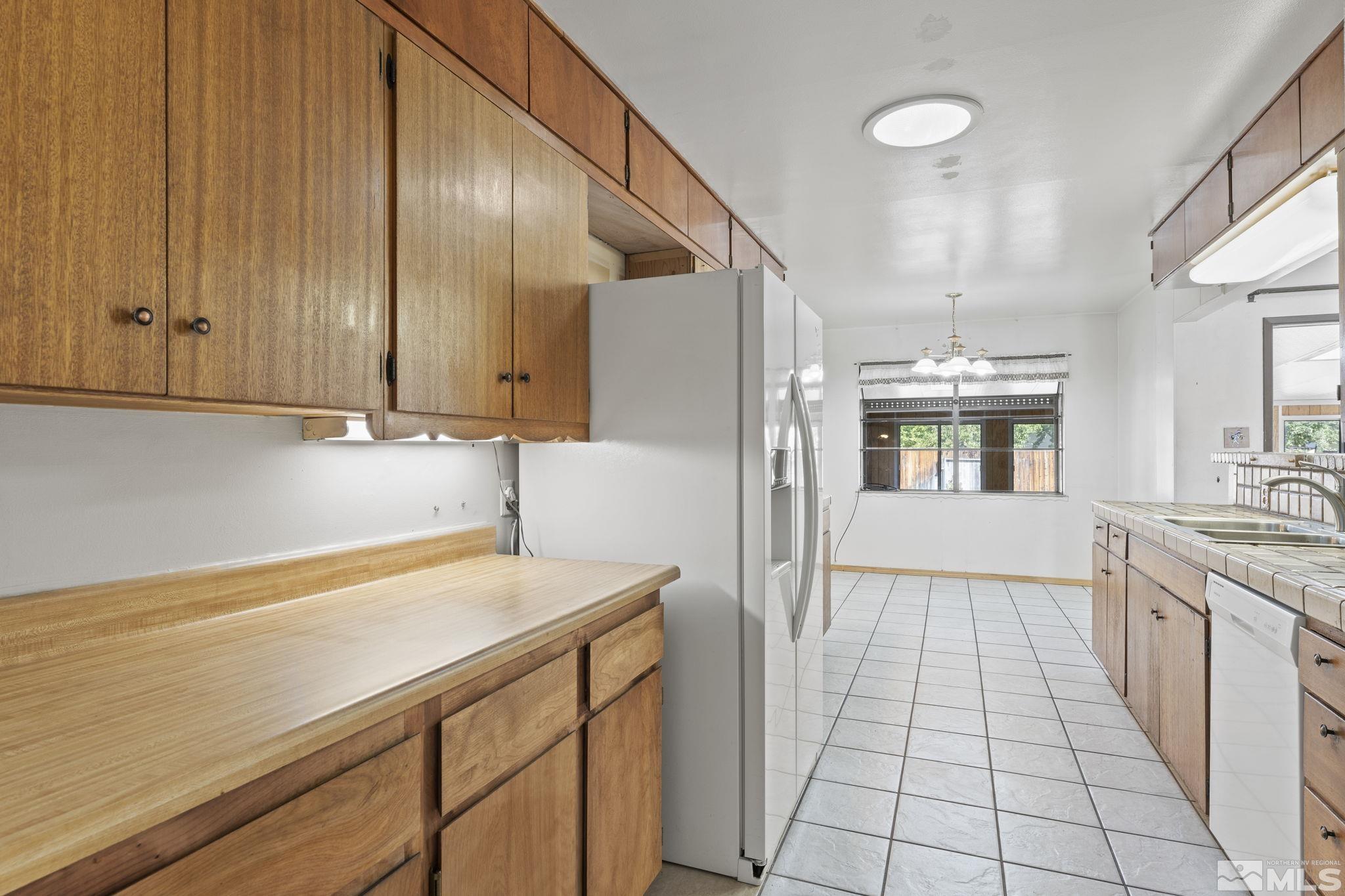 675 Sapphire Circle Reno, NV 89509 - Photo 10 of 32 Photo 11
