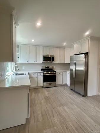 $3,650 | 32 East Avenue, Unit 1, Glen Cove, NY 11542