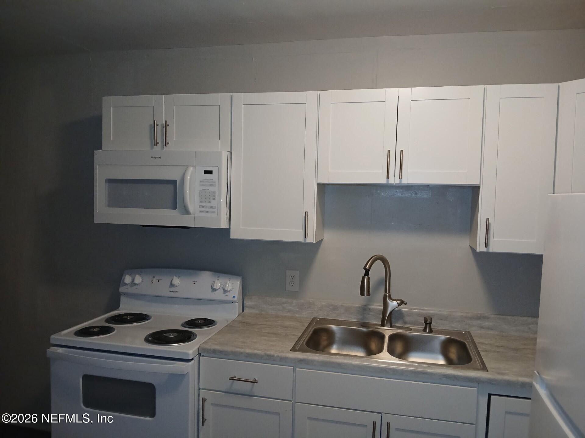 2117 Spring Park Road, Unit 3 Jacksonville, FL 32207 - Photo 9 of 10 f1f2dbd1-3713-4add-911c-7a6025be71a5