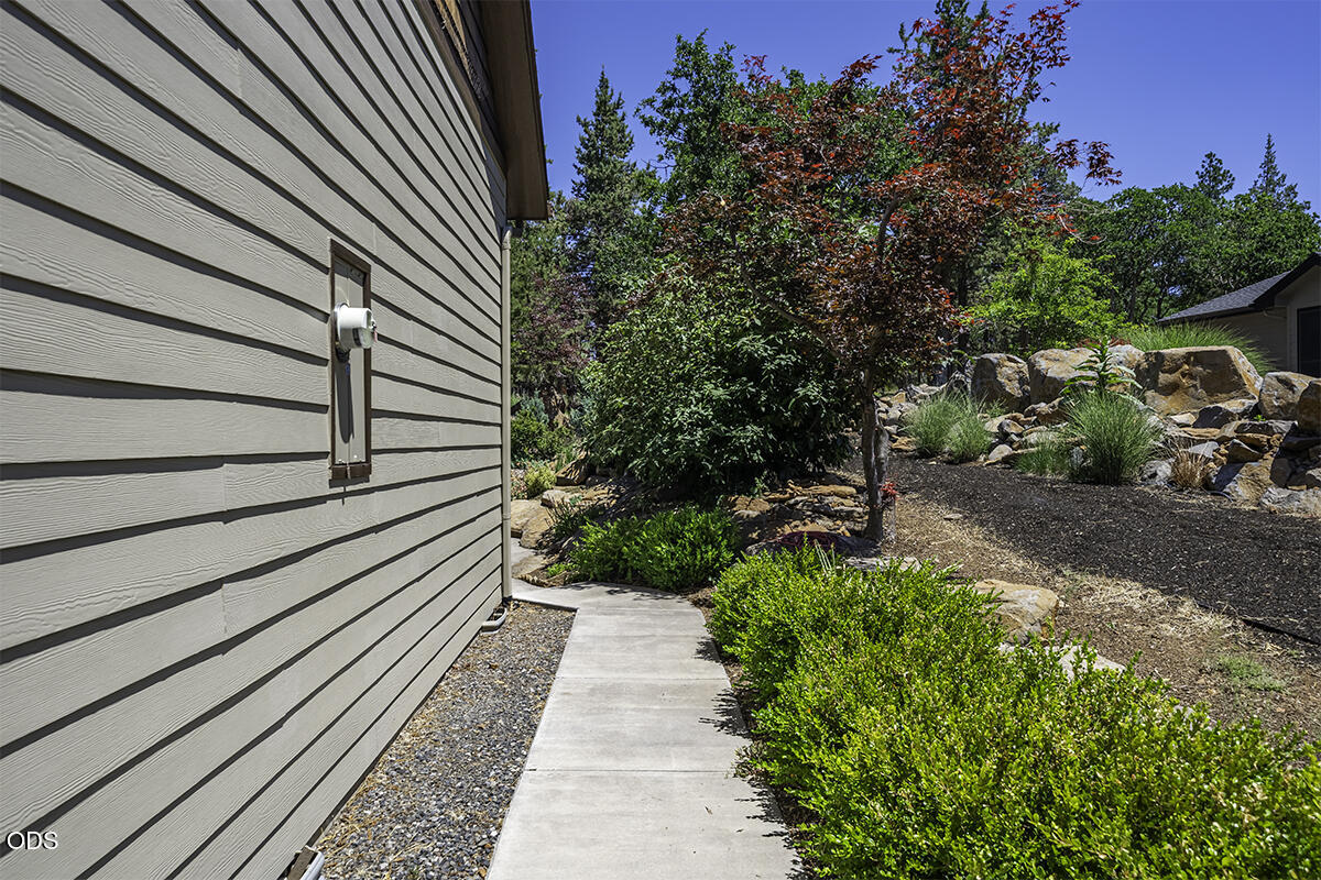 6243 Sanderling Road Klamath Falls, OR 97601 - Photo 33 of 43