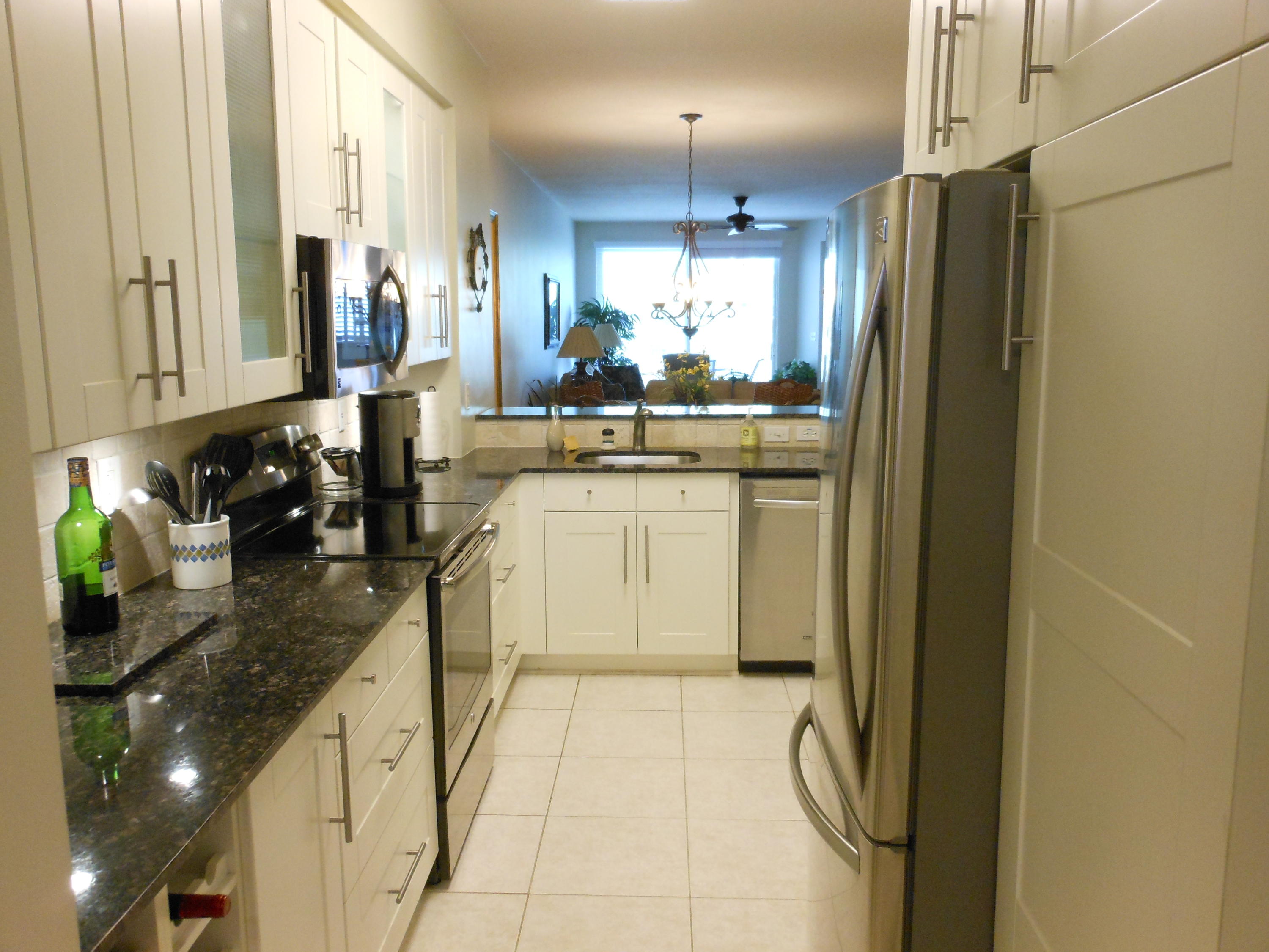 22703 Camino Del Mar, Unit 23 Boca Raton, FL 33433 - Photo 5 of 21 Kitchen
