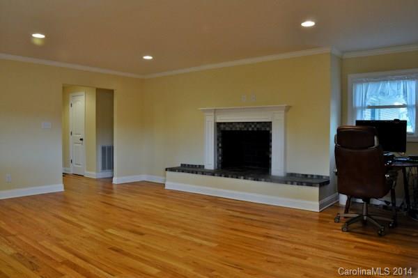 4296 Caldwell Road Newton, NC 28658 - Photo 4 of 24 Gallery Image 4