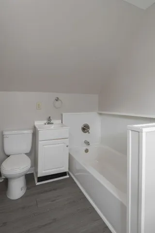 $2,400 | 1220 Burr Street North, St. Paul, MN 55130