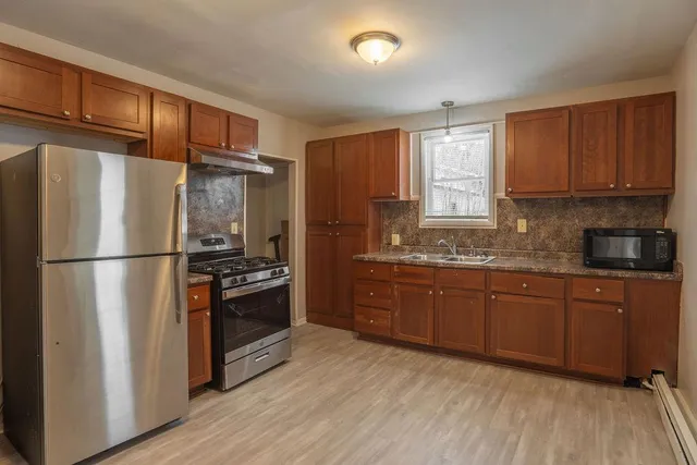 $2,400 | 1220 Burr Street North, St. Paul, MN 55130