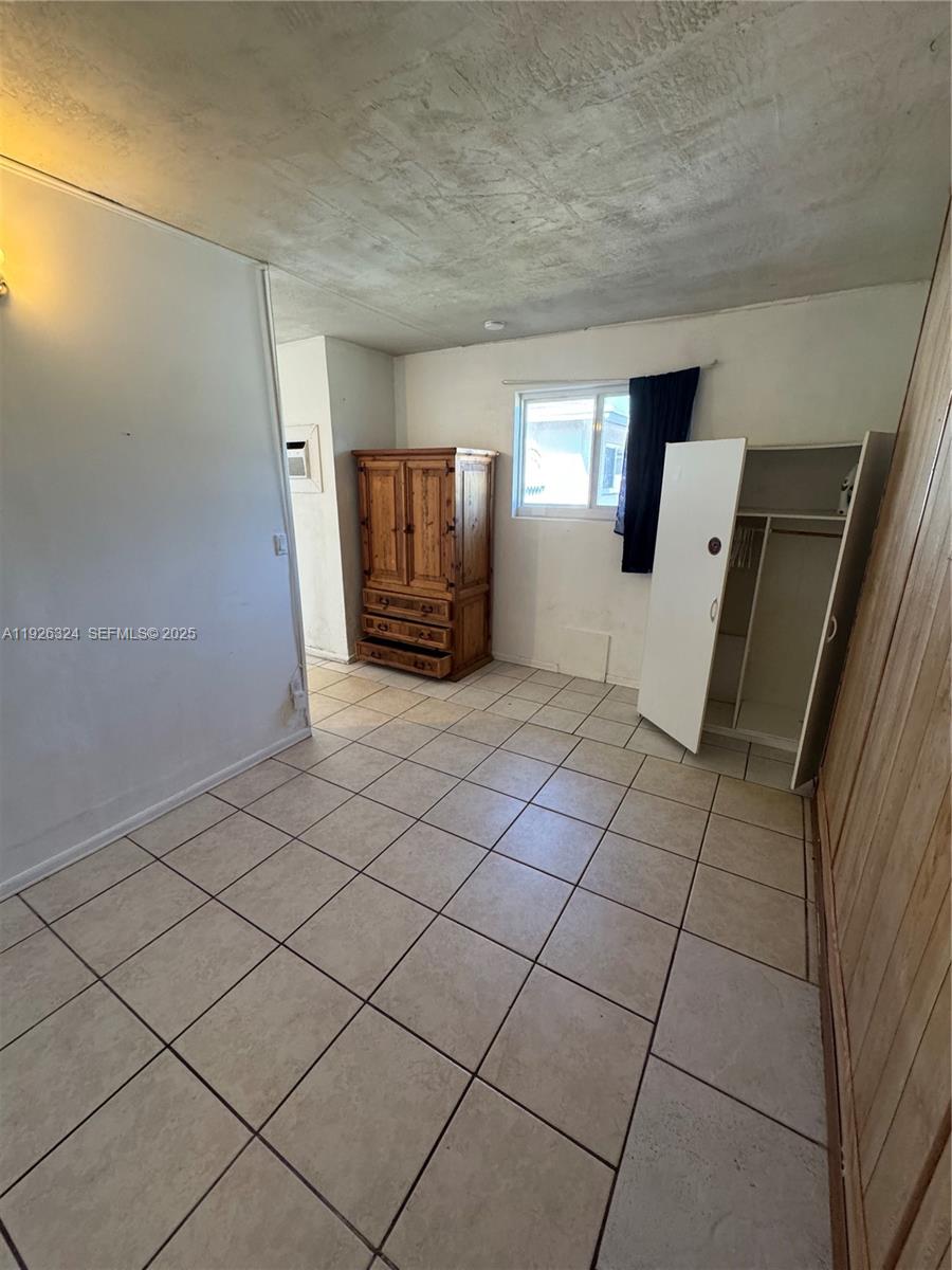 Boulevard Heights Pembroke Pines, FL 33024 - Photo 11 of 13 a view of utility room