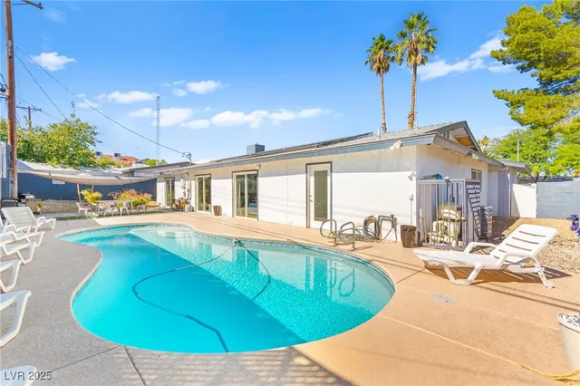 $2,738 | 1531 Commanche Drive, Las Vegas, NV 89169