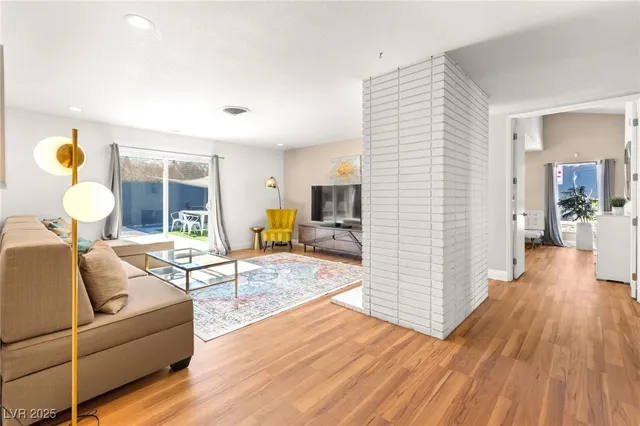 $2,738 | 1531 Commanche Drive, Las Vegas, NV 89169
