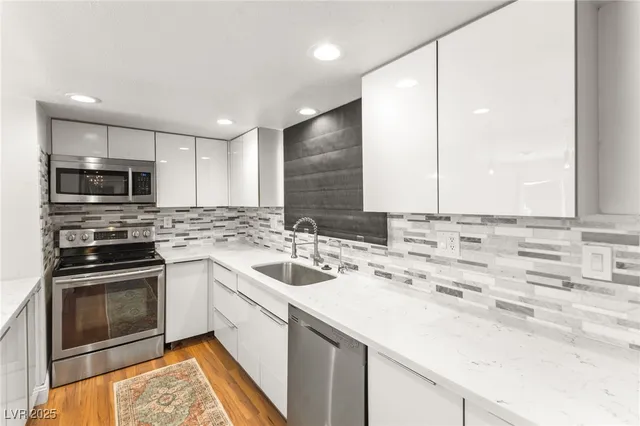 $2,738 | 1531 Commanche Drive, Las Vegas, NV 89169