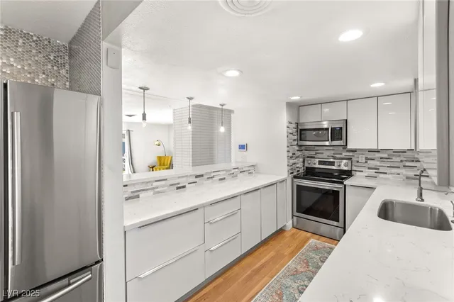 $2,738 | 1531 Commanche Drive, Las Vegas, NV 89169