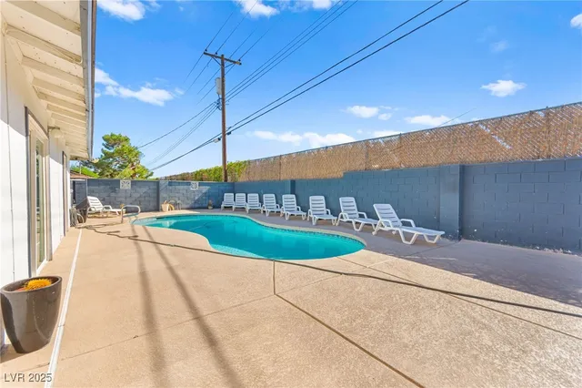 $2,738 | 1531 Commanche Drive, Las Vegas, NV 89169