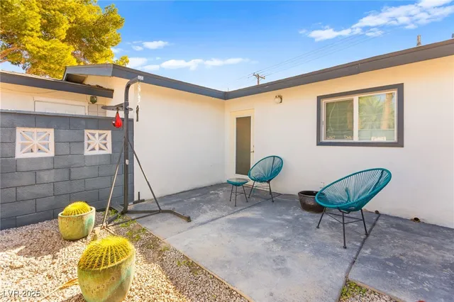 $2,738 | 1531 Commanche Drive, Las Vegas, NV 89169