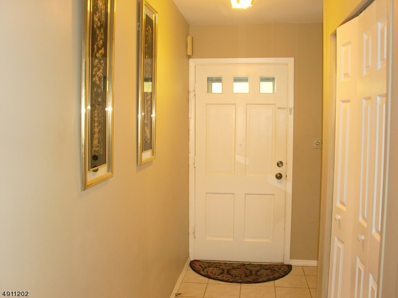 1 Tripplet Road Somerset, NJ 08873 - Photo 3 of 18