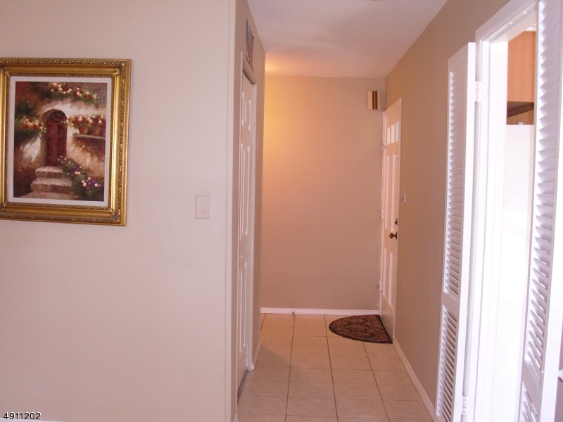 1 Tripplet Road Somerset, NJ 08873 - Photo 4 of 18