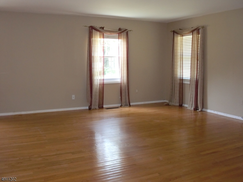 1 Tripplet Road Somerset, NJ 08873 - Photo 9 of 18