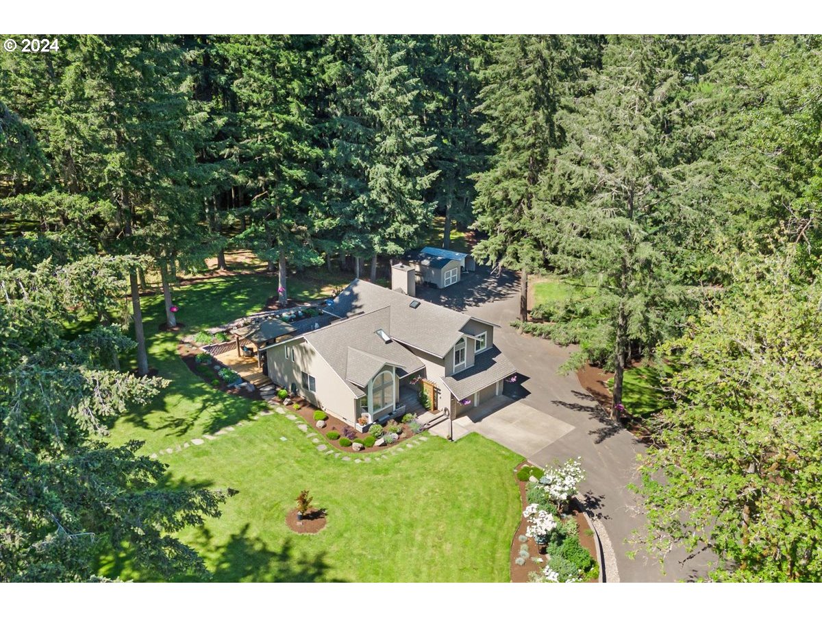 18698 Northeast Williamson Road Newberg, OR 97132 - Photo 2 of 47 Gallery Image 2