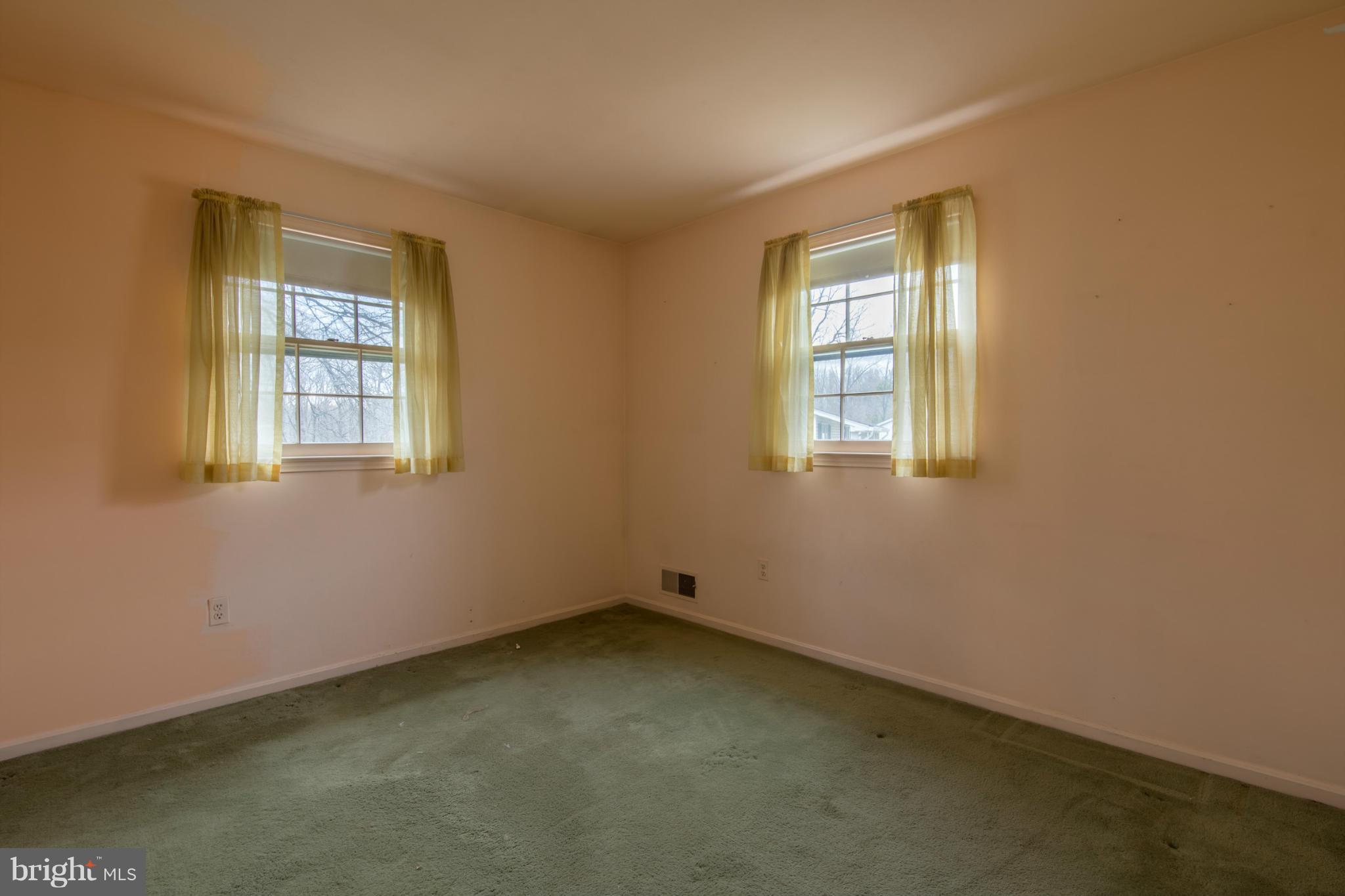 9215 Setter Place Springfield, VA 22153 - Photo 16 of 23 an empty room with windows