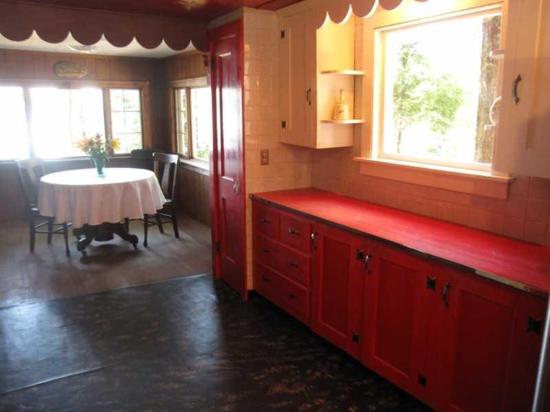 189 Smith Road Windham, ME 04062 - Photo 9 of 15 Kitchen.