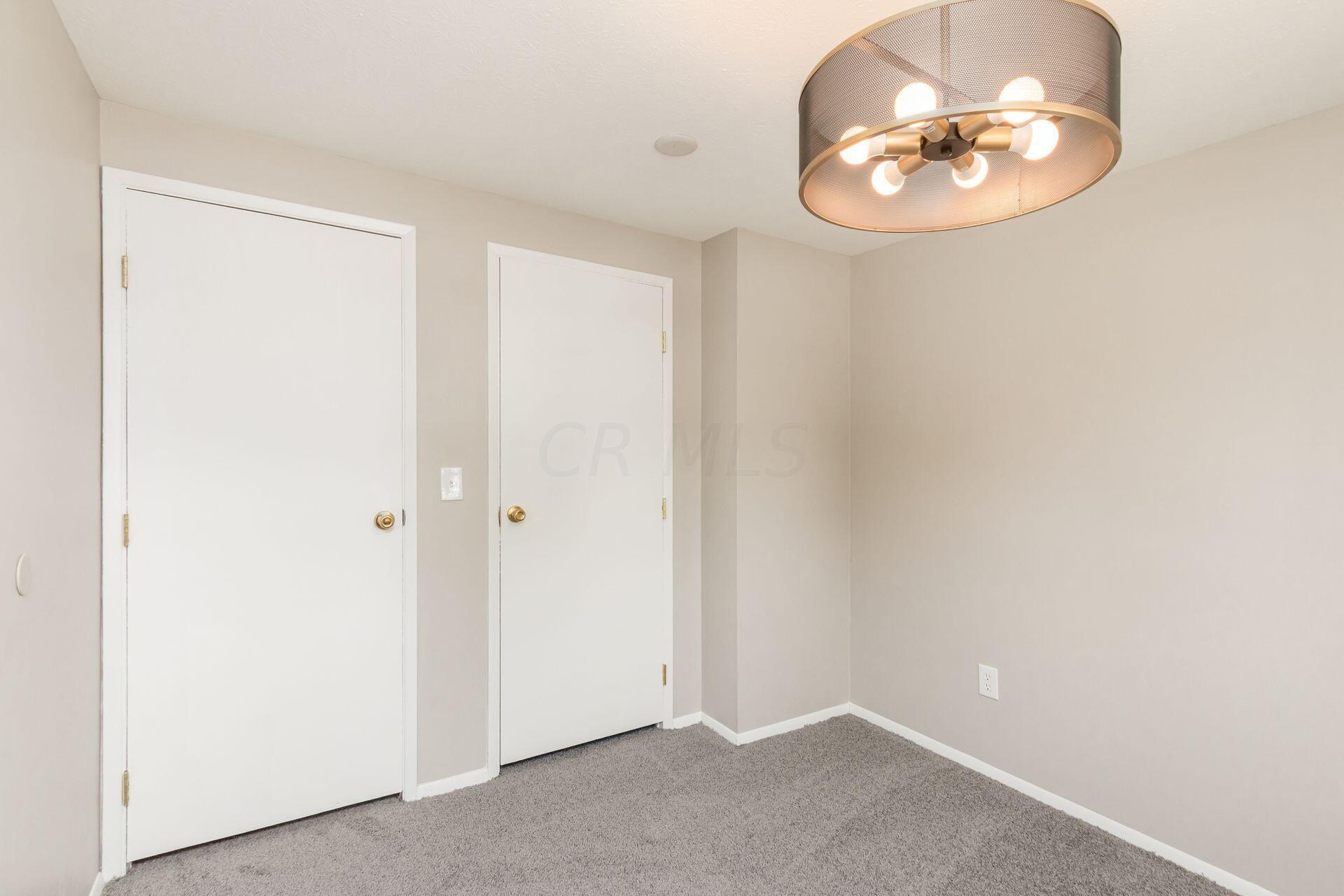 2155 Brookfield Road Columbus, OH 43229 - Photo 18 of 37 018_fabc04d5_E Brookfield-032