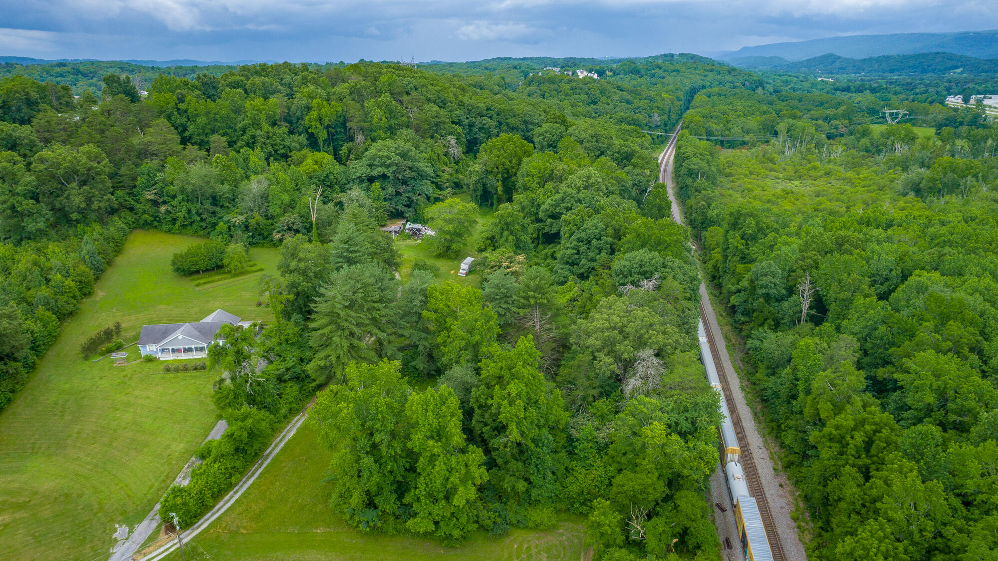 9059 Daisy Dallas Road Soddy-Daisy, TN 37379 - Photo 4 of 16 9059 Daisy Dallas Road HD-4