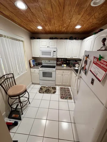 $136,999 | 3121 Northwest 47th Terrace, Unit 107, Lauderdale Lakes, FL 33319