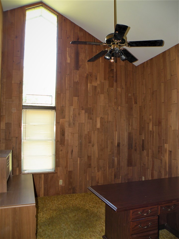 3041 Carnoustie Road Memphis, TN 38128 - Photo 13 of 25 This magnificent vaulted room has been used as an office. It has a closet if you need a 4th bedroom.