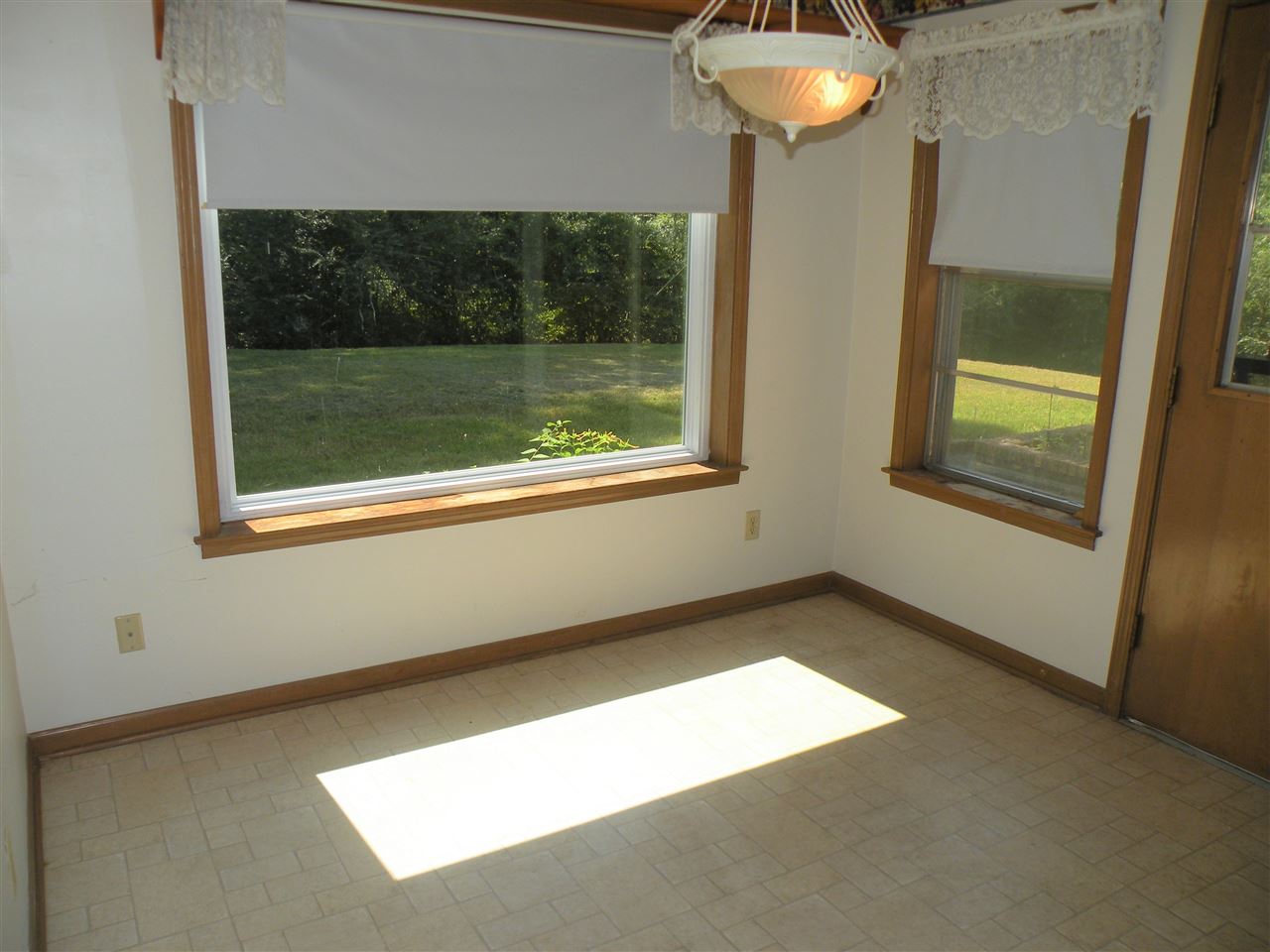 3041 Carnoustie Road Memphis, TN 38128 - Photo 8 of 25 Lovely window overlooks backyard