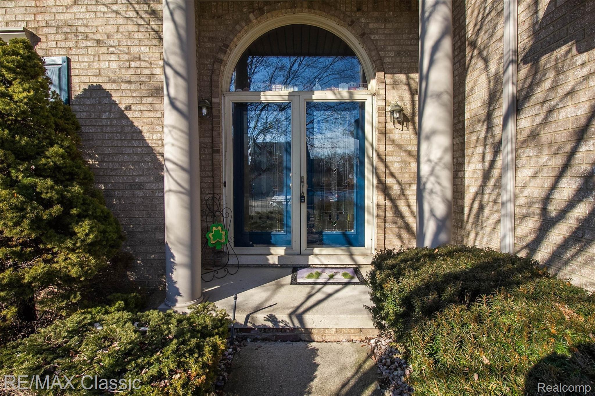 45090 Glengarry Road Canton, MI 48188 - Photo 4 of 49 3.jpg