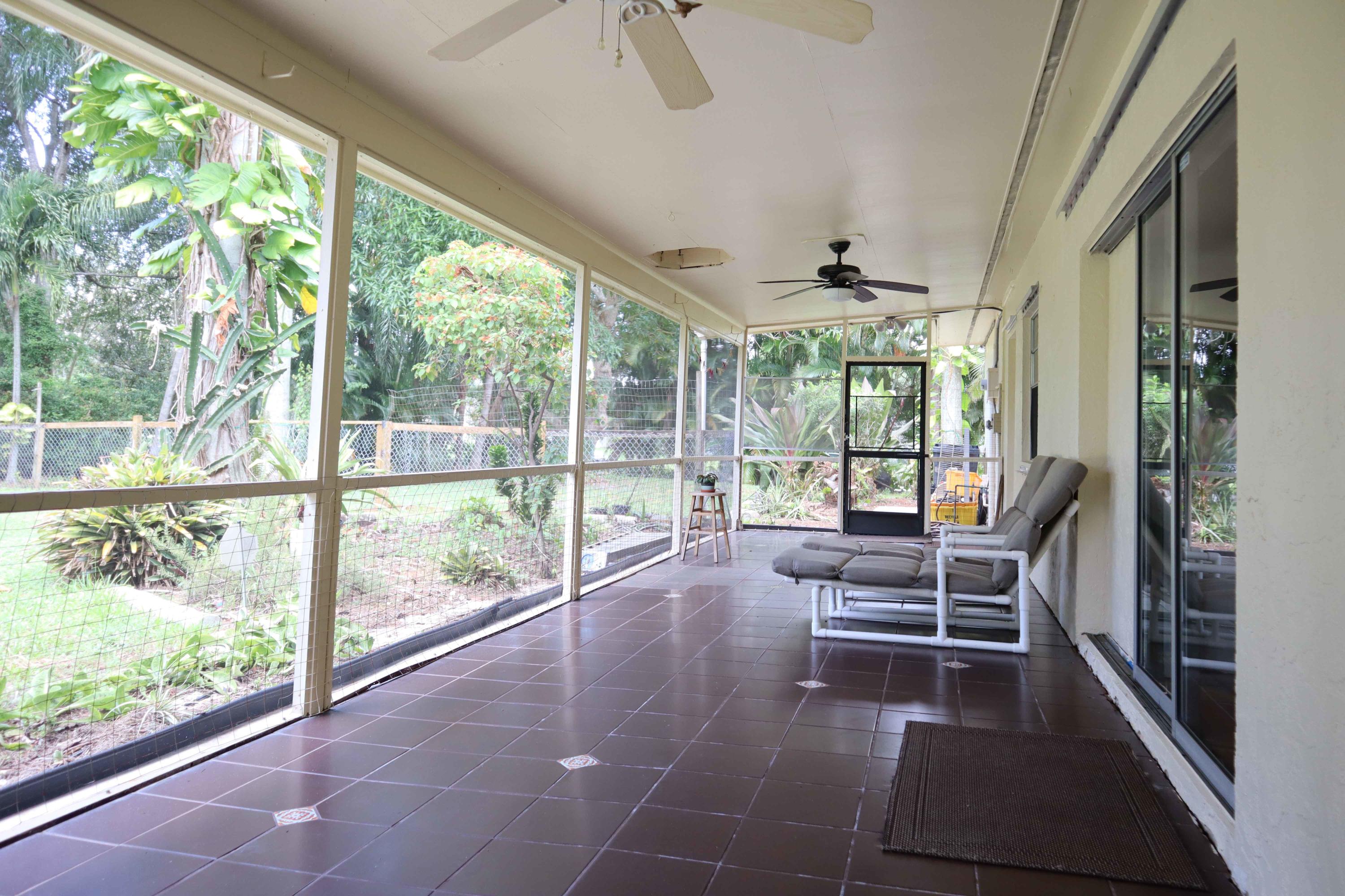 48 Cleveland Road Lake Worth, FL 33467 - Photo 12 of 25 patio screened